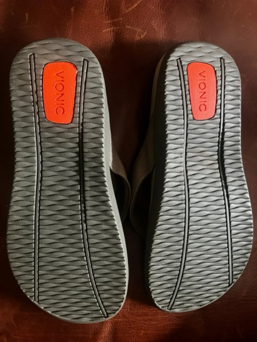 Women's - Vionic Wave Taupe Gray - Unisex Orthotic Flip Flop / Sandals  W7 / M6